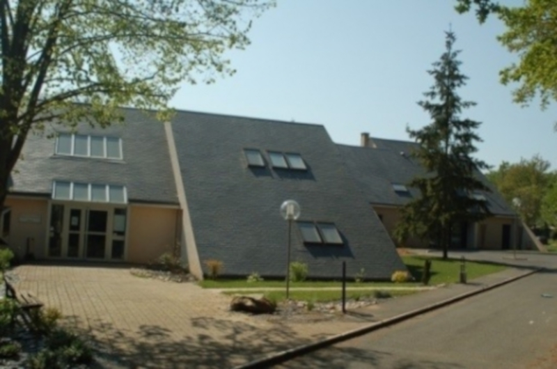 Foto exterior de um dos edifícios do Instituto