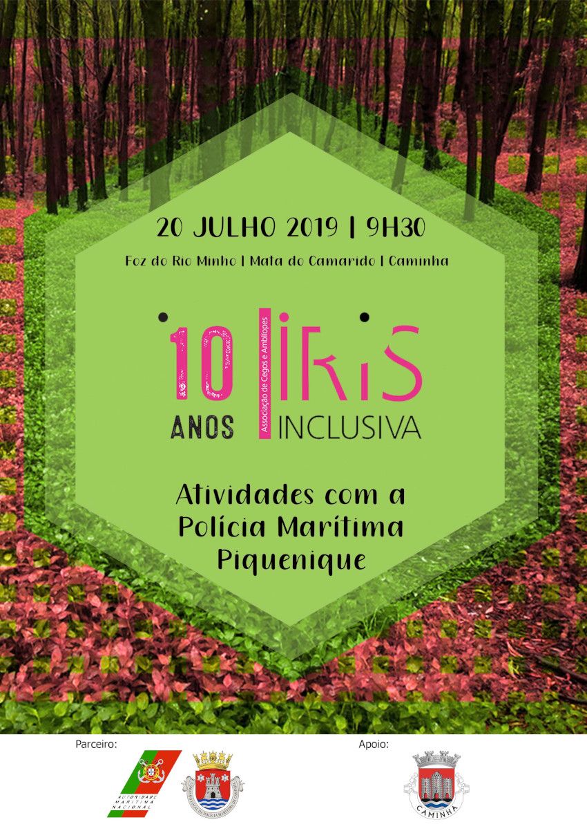 Sobre uma foto que representa a Mata do Camarido, hexágono em cor verde com a inscrição da informação relativa ao evento e com o logo comemorativo do 10.º aniversário da Associação.