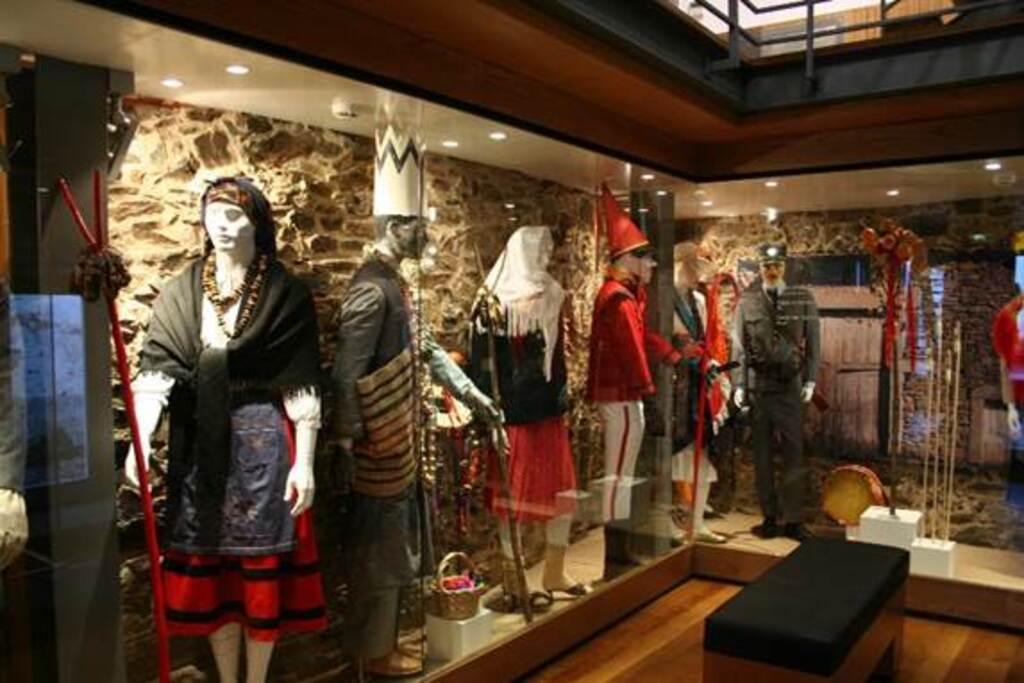Imagem do interior do Museu Ibérico da Máscara e do Traje, um dos espaços culturais que beneficia do projeto
