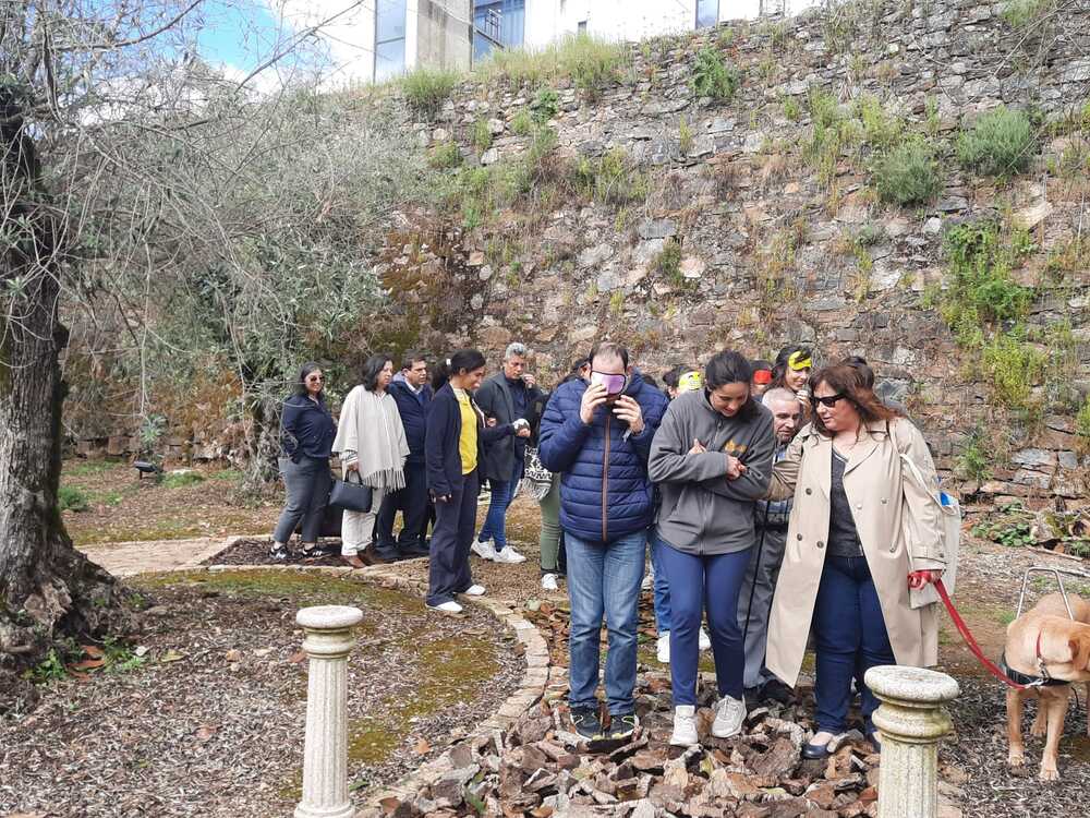 Visita ao jardim sensorial da Fundação